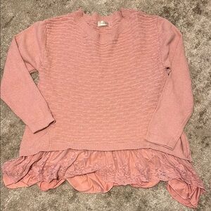 🍍BOUTIQUE LAWYERED OVER SIZED SWEATER🍍LACE BOTTOM🍍SZ LARGE